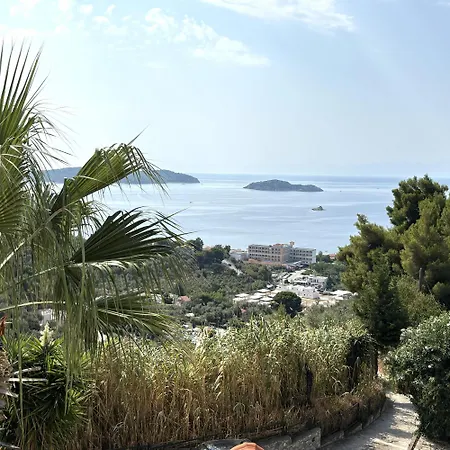 Uphill For 4, Near Achladies Apartmán Skiathos